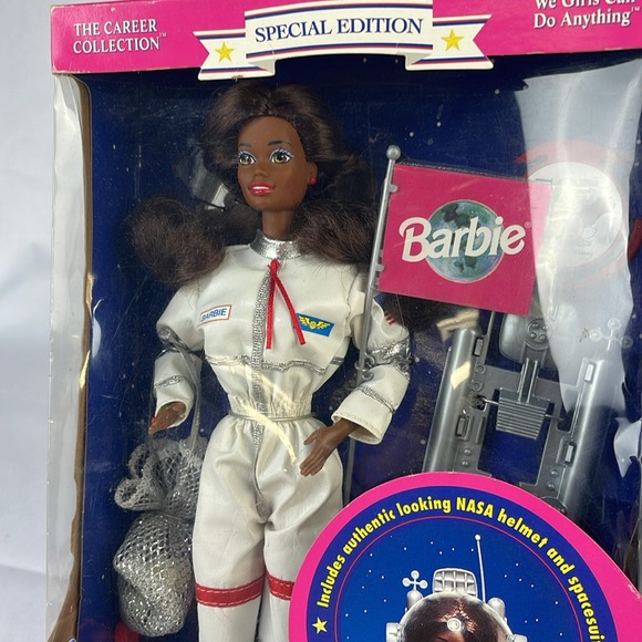 Vintage Career Collection Astronaut Barbie - Picture 11 of 13